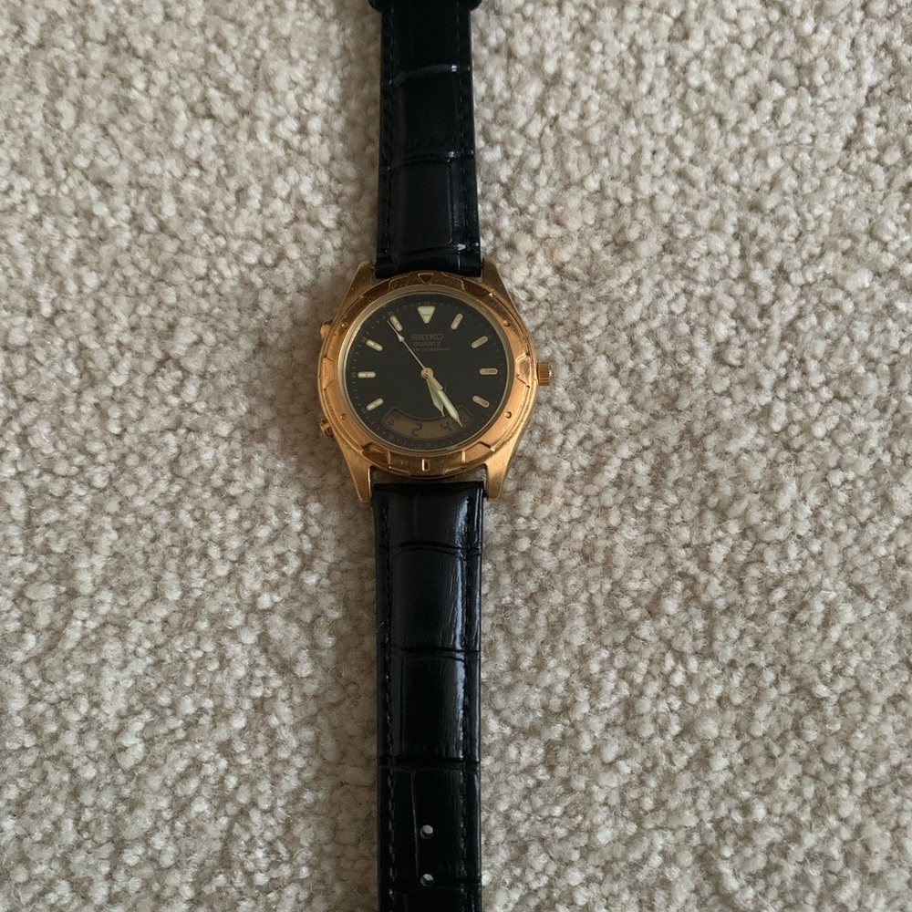 Vintage men’s Seiko analog digital alarm chronograph quartz watch